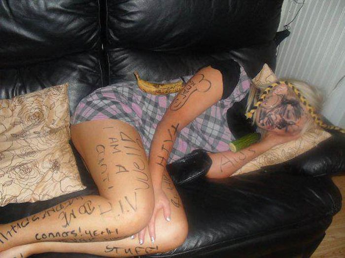 Девушки веселятся