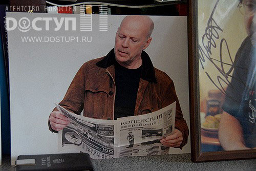 16 звезд Голливуда сфотографировались с «Копейским рабочим»