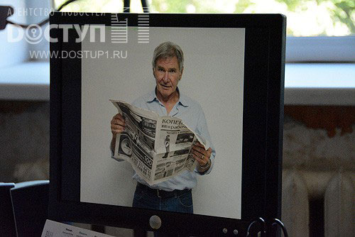 16 звезд Голливуда сфотографировались с «Копейским рабочим»