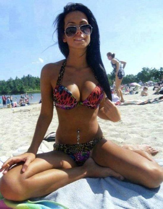 Девушки в бикини