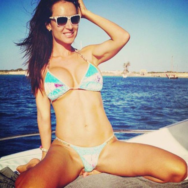 Девушки в бикини