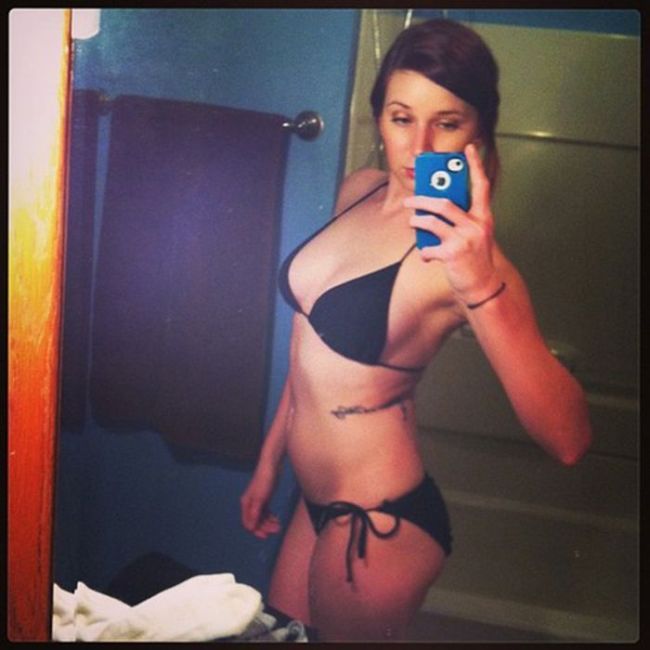 Девушки в бикини