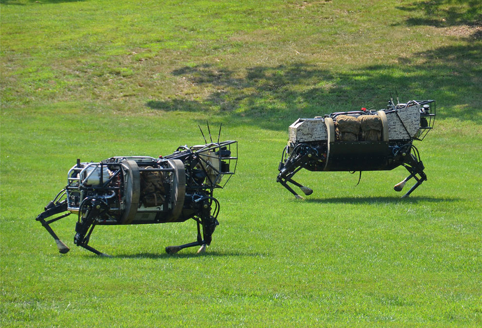 Роботы на работе Роботы на работе