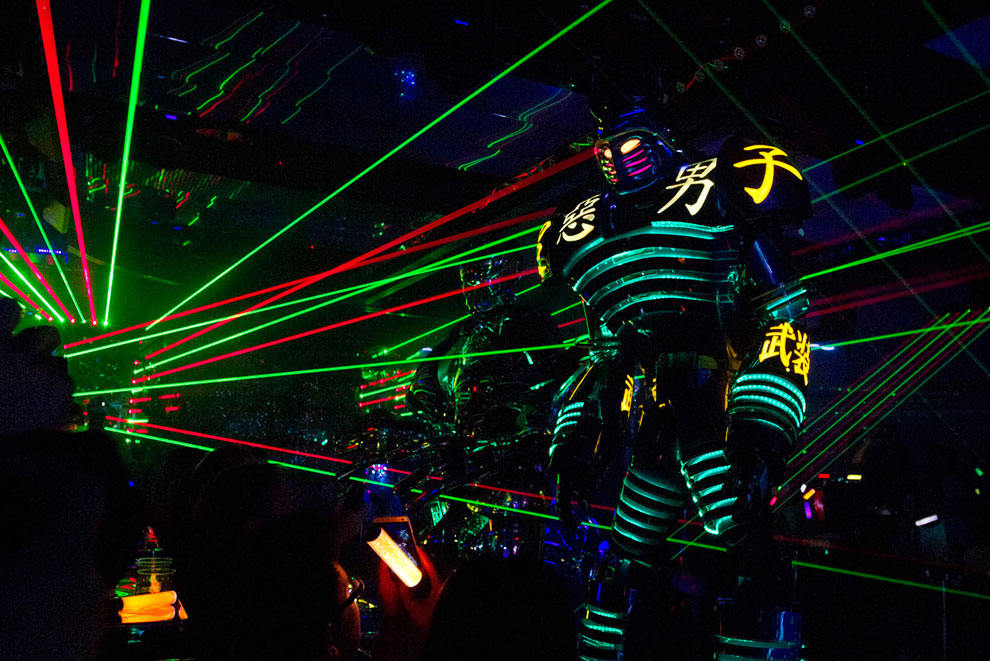 Роботы на работе Роботы на работе