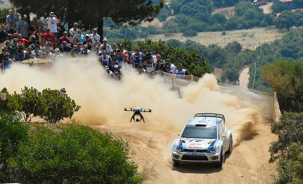 Роботы на работе Роботы на работе