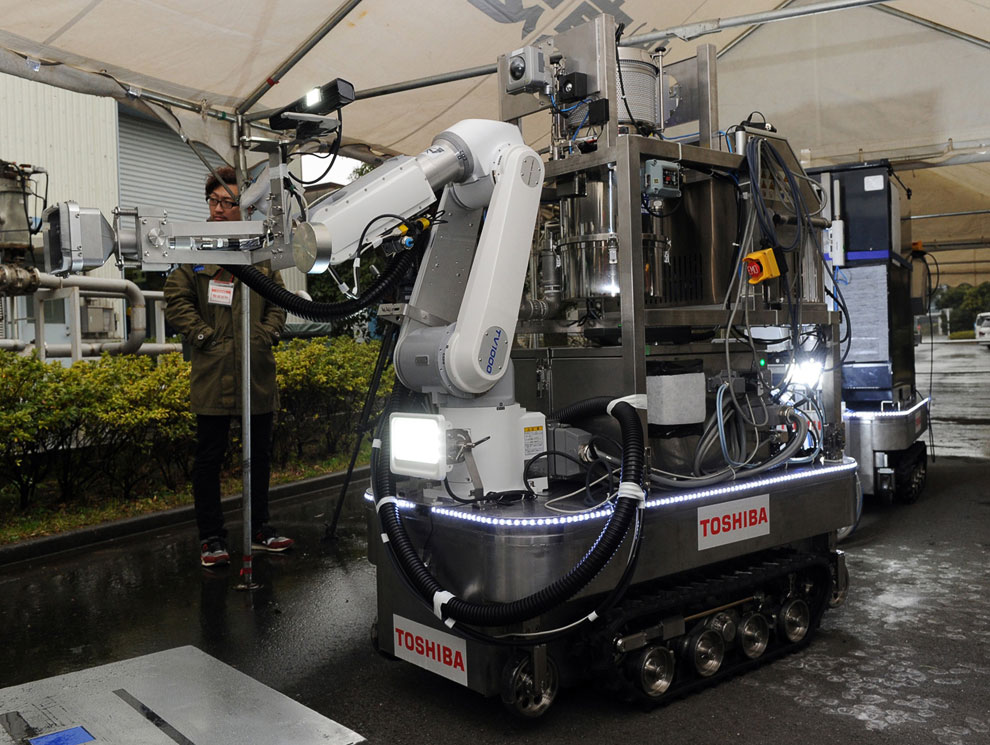 Роботы на работе Роботы на работе