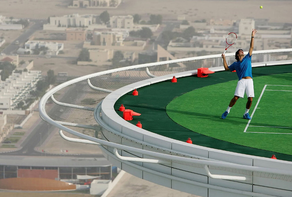 Теннис над облаками
