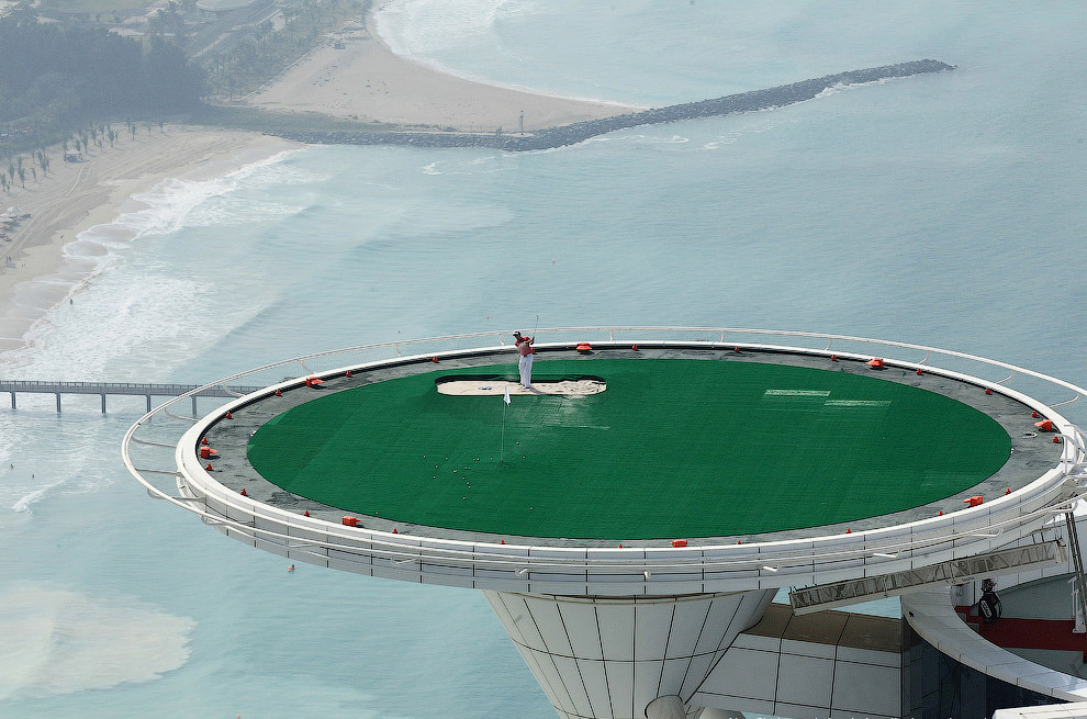 Теннис над облаками