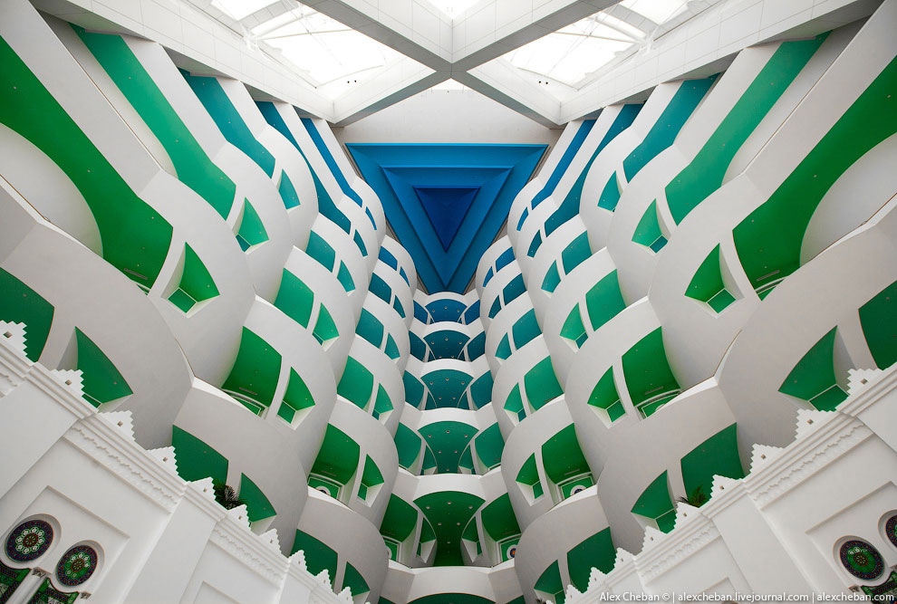 Теннис над облаками