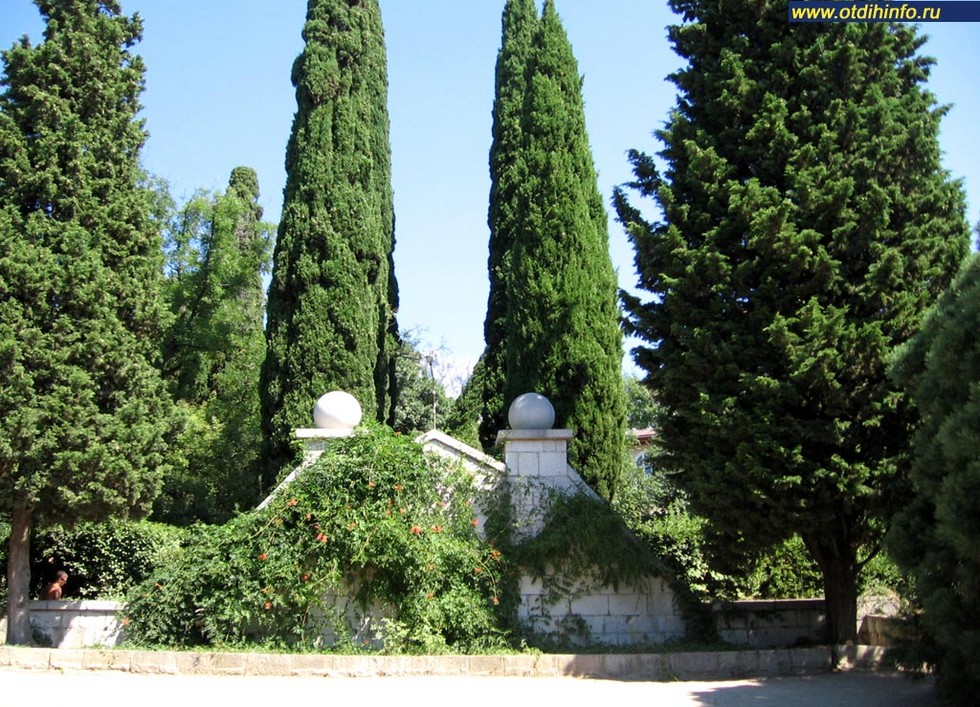 Алупкинский парк: идеальное слияние природы с творчеством человека