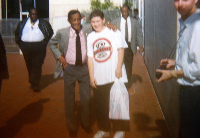 От Одри Хепбёрн до Леди Гаги: фотограф 25 лет делал селфи со знаменитостями