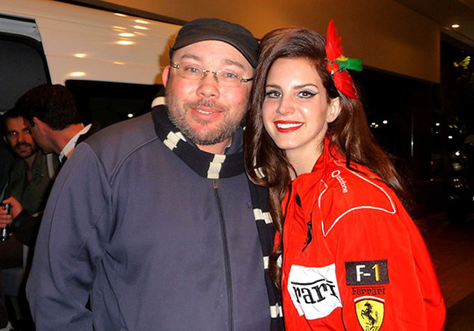 От Одри Хепбёрн до Леди Гаги: фотограф 25 лет делал селфи со знаменитостями