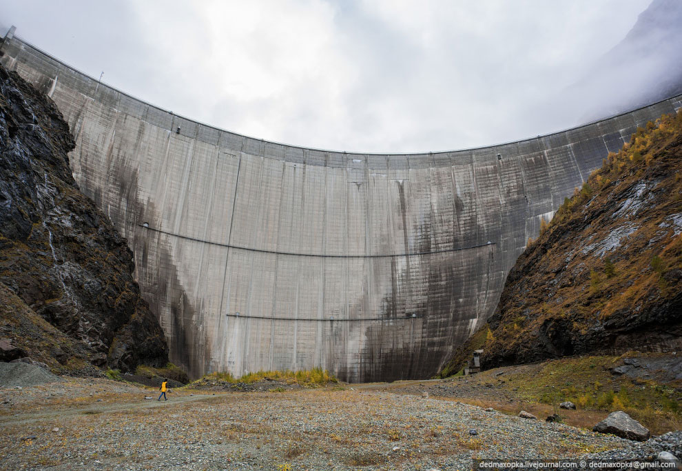 Плотина Мавосин в Швейцарии