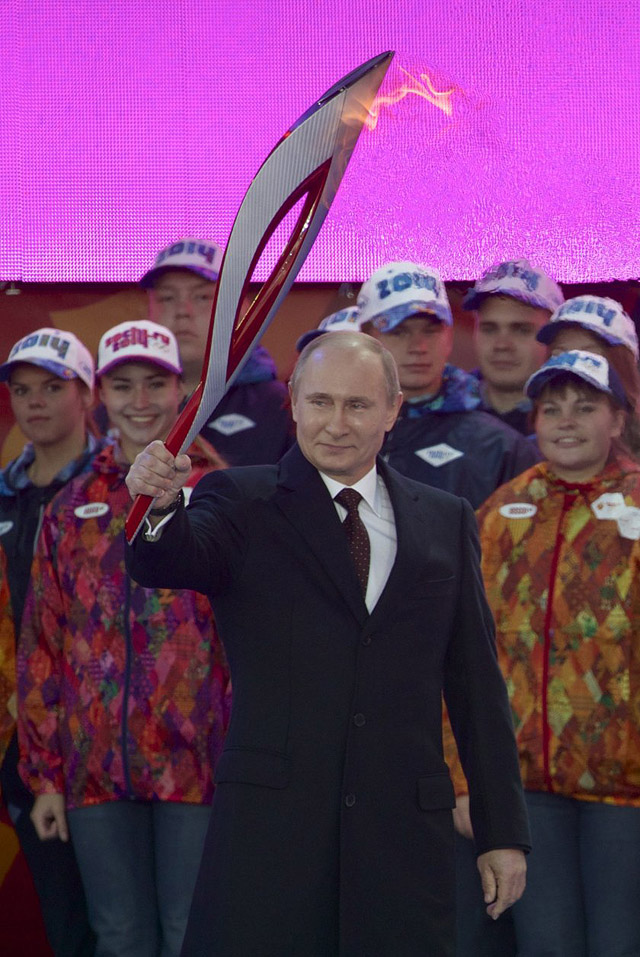 Самые яркие моменты путешествия Олимпийского огня 2014, глазами иностранных журналистов