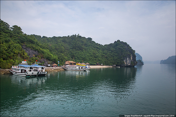 Путешествие на корабле по бухте Халонг