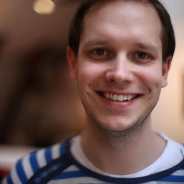 Бессмысленность платы за цифровые копии сооснователь торрент-трекера Петер Сунде объяснил при помощи нового девайса Бессмысленность платы за цифровые копии сооснователь торрент-трекера Петер Сунде объяснил при помощи нового девайса