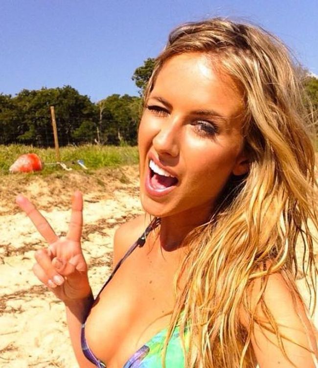 Девушки фотографируют себя (43 фото)