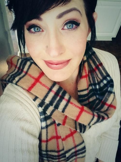 Девушки фотографируют себя (43 фото)