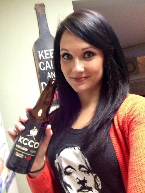 Девушки фотографируют себя (43 фото)