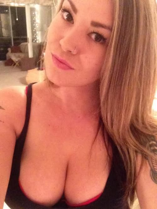 Девушки фотографируют себя (43 фото)