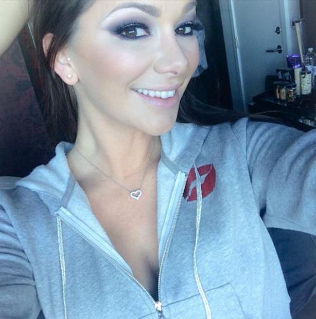 Девушки фотографируют себя (43 фото)