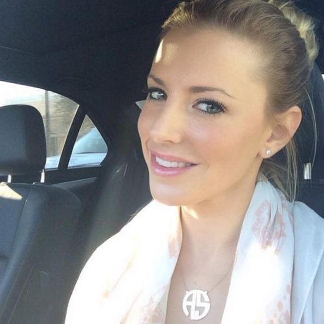 Девушки фотографируют себя (43 фото)