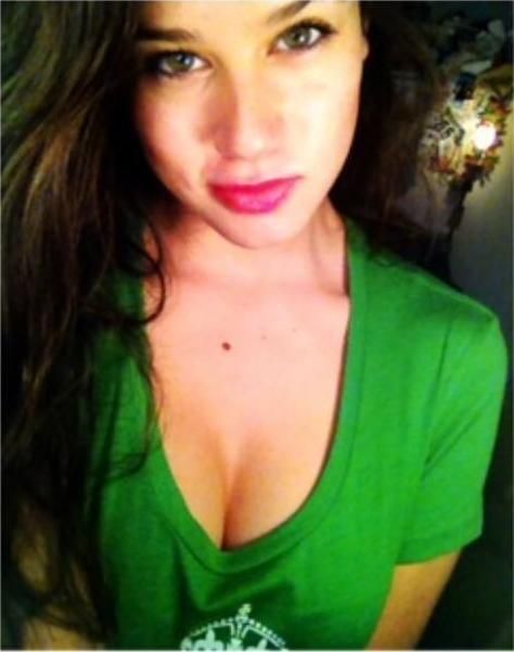 Девушки фотографируют себя (43 фото)