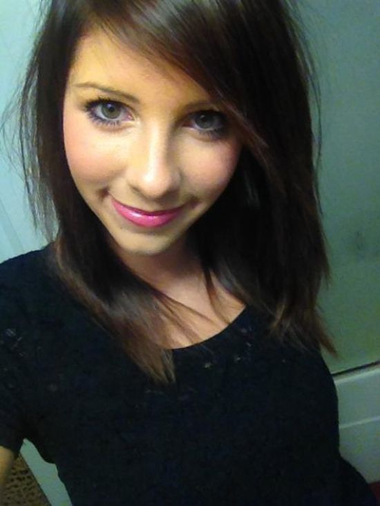 Девушки фотографируют себя (43 фото)