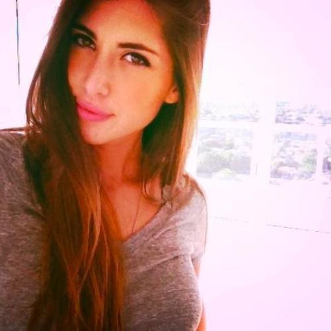 Девушки фотографируют себя (43 фото)