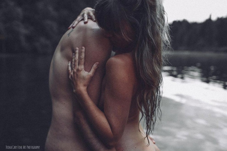 Интимная послеродовая фотосессия женщины, родившей 3 детей за 1 год и потерявшей уверенность в себе