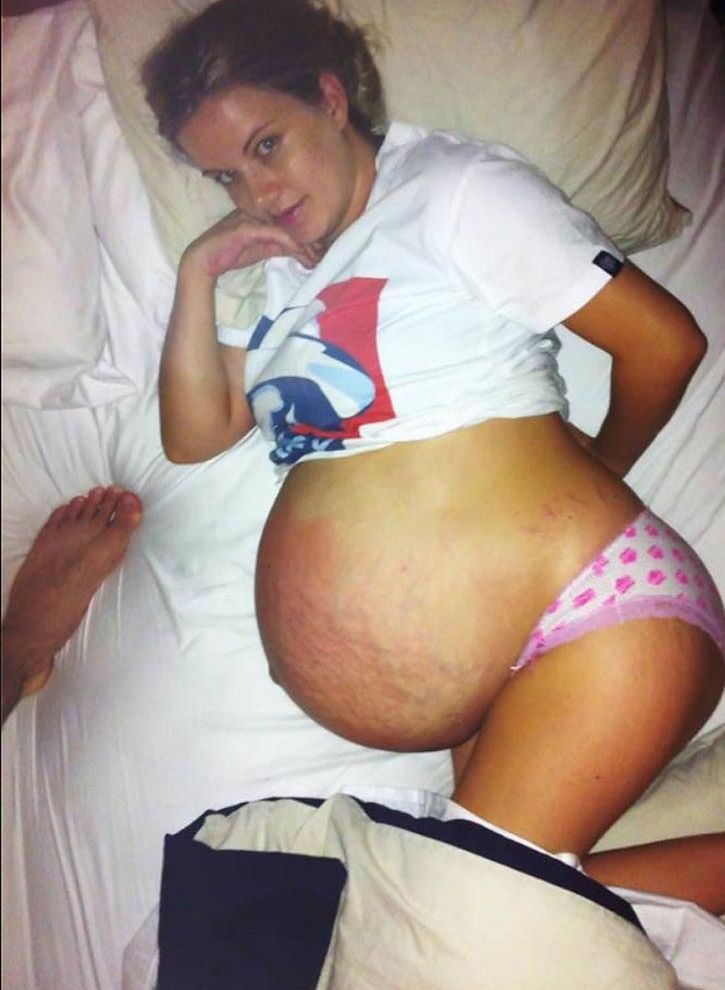 Интимная послеродовая фотосессия женщины, родившей 3 детей за 1 год и потерявшей уверенность в себе