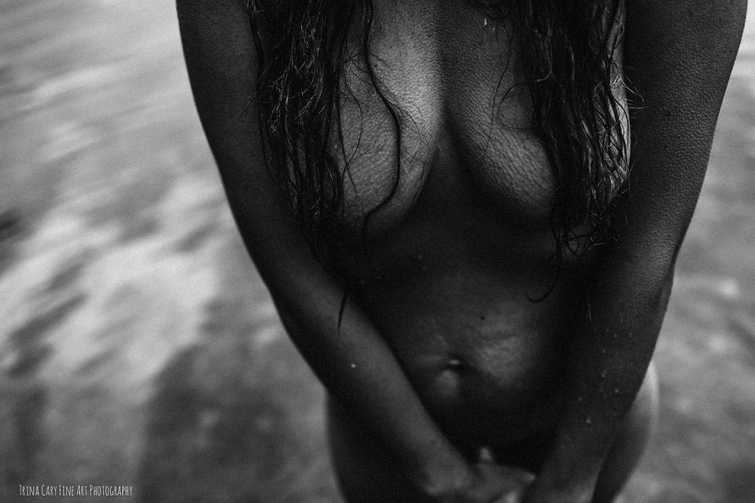 Интимная послеродовая фотосессия женщины, родившей 3 детей за 1 год и потерявшей уверенность в себе