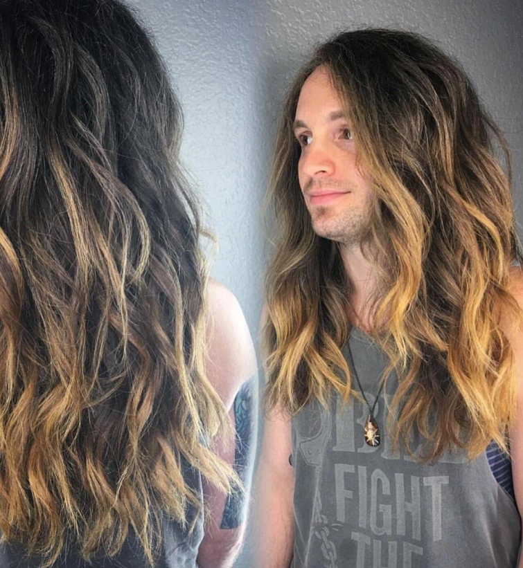 Смешная страница в Instagram, где мужчины пародируют типичные женские фотографии