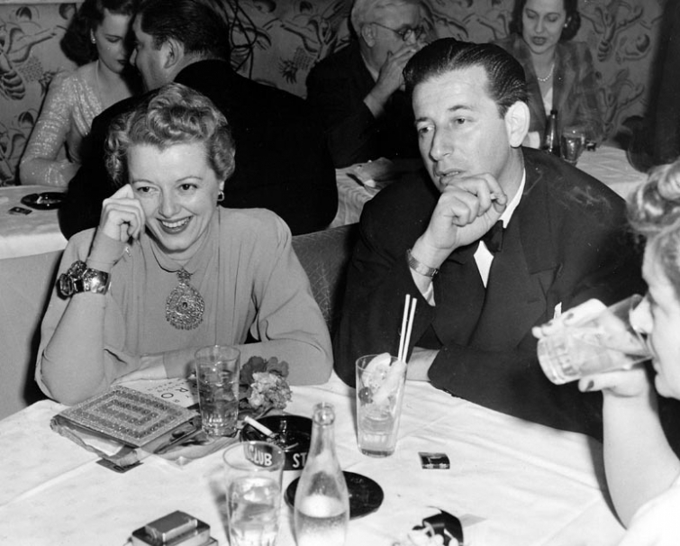 5 знаменитых мужей, которые ушли от своих жён к другим мужчинам