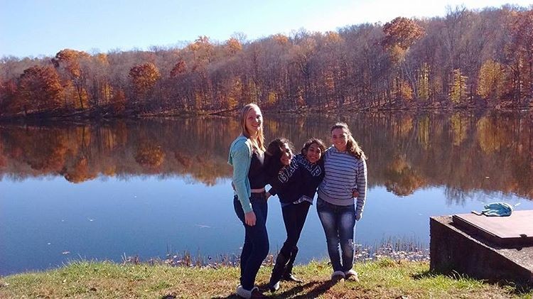 Лупита и Кармен Невероятная жизнь девочек-сиамских близнецов