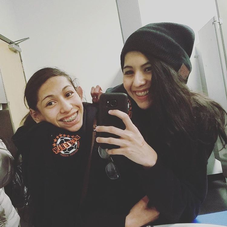 Лупита и Кармен Невероятная жизнь девочек-сиамских близнецов