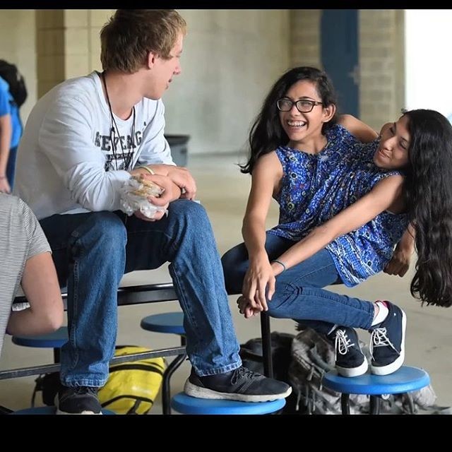 Лупита и Кармен Невероятная жизнь девочек-сиамских близнецов