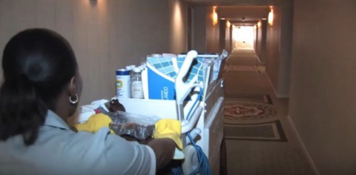 В отеле поставили камеры и увидели, ЧТО сделала горничная с мылом постояльцев!