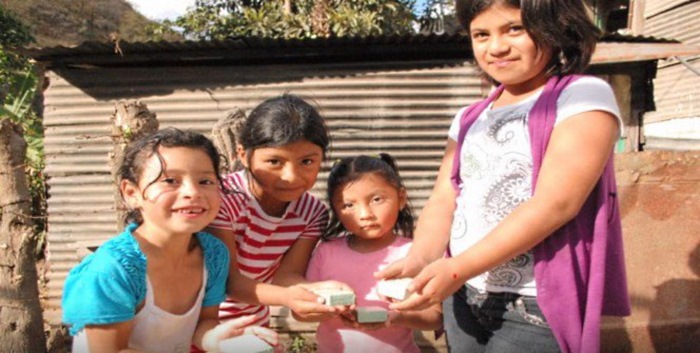 В отеле поставили камеры и увидели, ЧТО сделала горничная с мылом постояльцев!