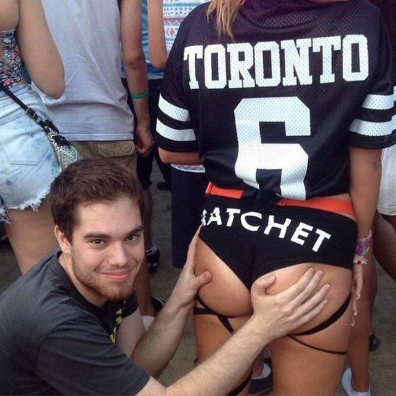 Забавные и пикантные фото с девушками