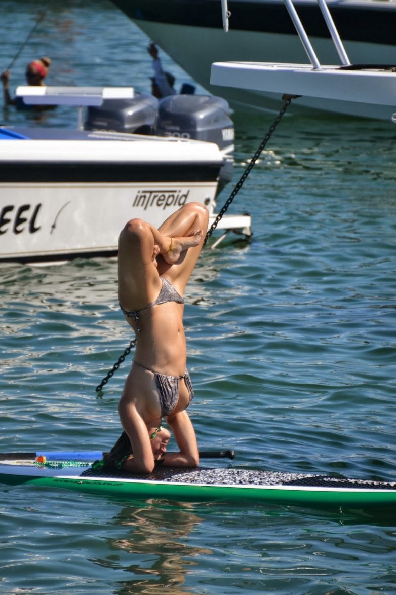 Забавные и пикантные фото с девушками