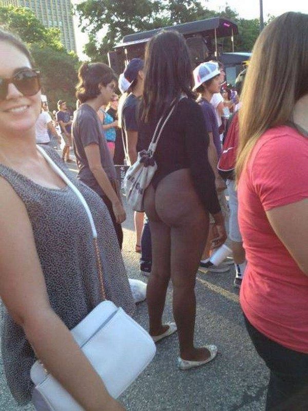 Забавные и пикантные фото с девушками