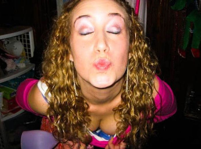 Девушки веселятся