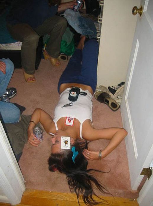 Девушки веселятся