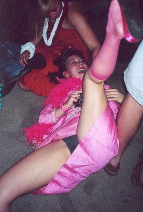 Девушки веселятся