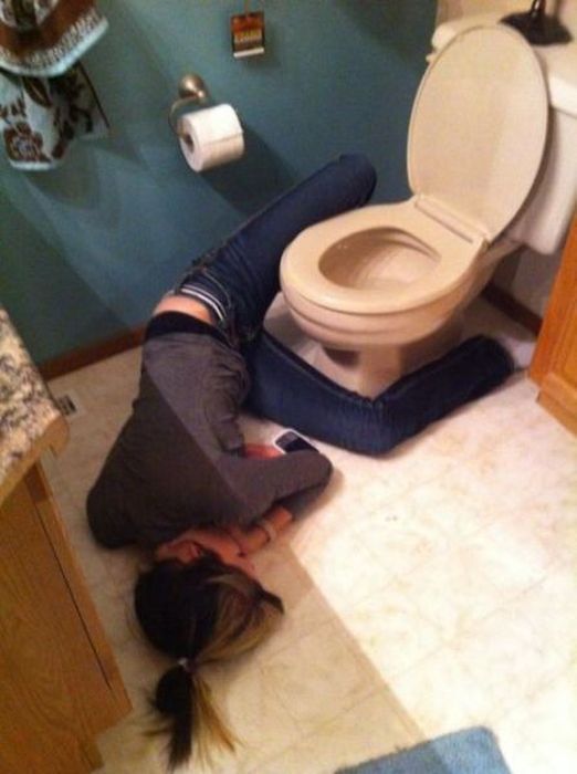 Девушки веселятся