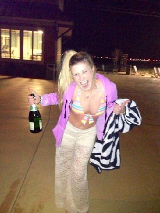 Девушки веселятся