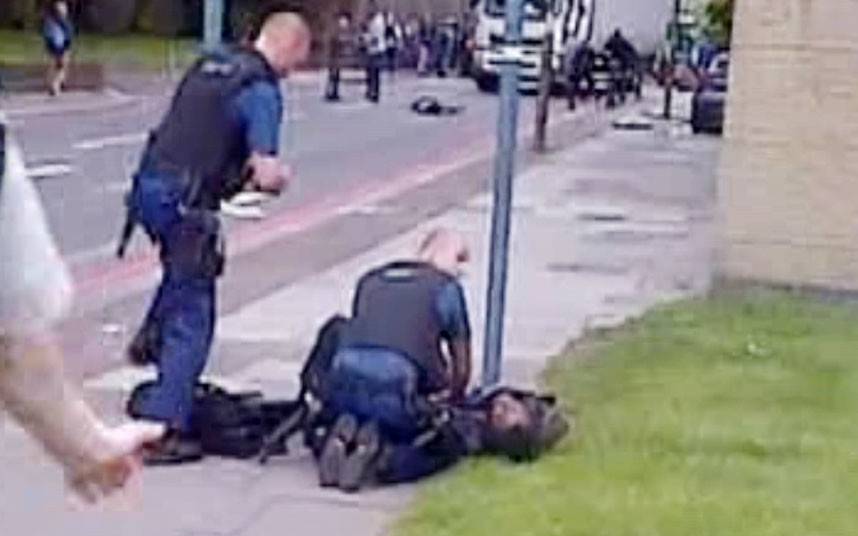 Кровавое убийство в Лондоне: убийцы с тесаками даже не пытались скрыться