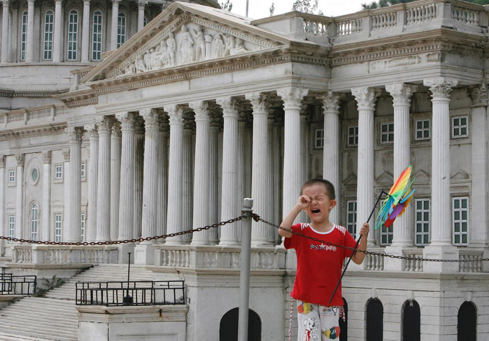 Китайские копии мировых достопримечательностей Китайские копии мировых достопримечательностей