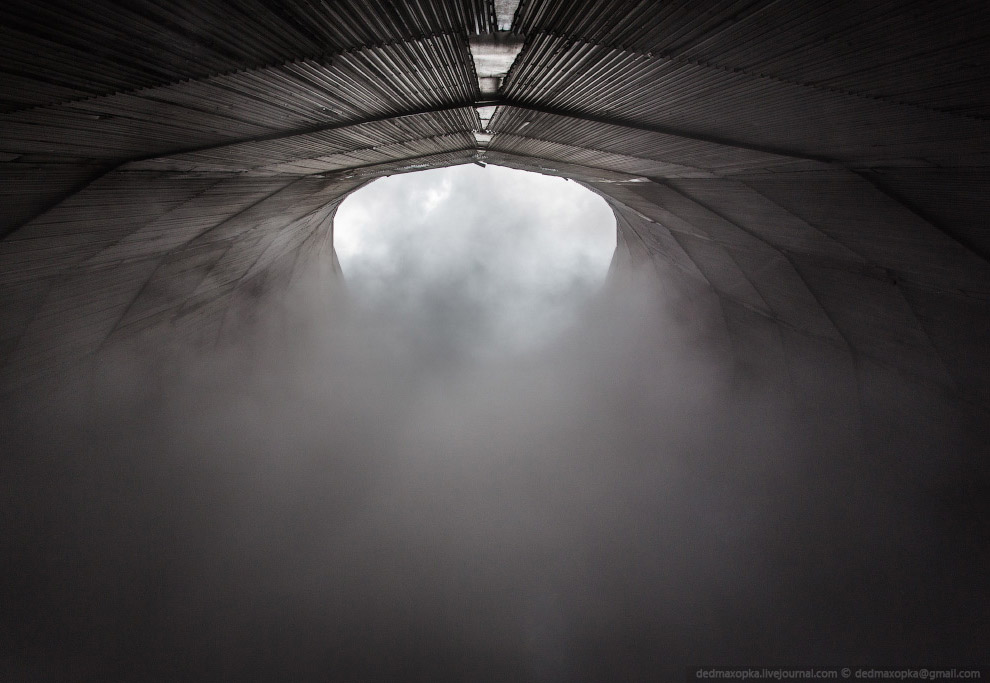 Градирни — огромные охлаждающие башни